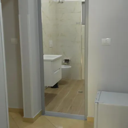 Mecani * ジロカストラ