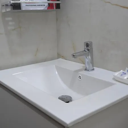 Mecani ジロカストラ