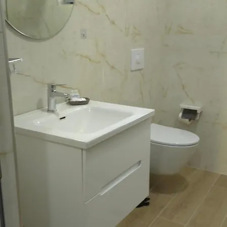 Pensión Mecani Gjirokastër